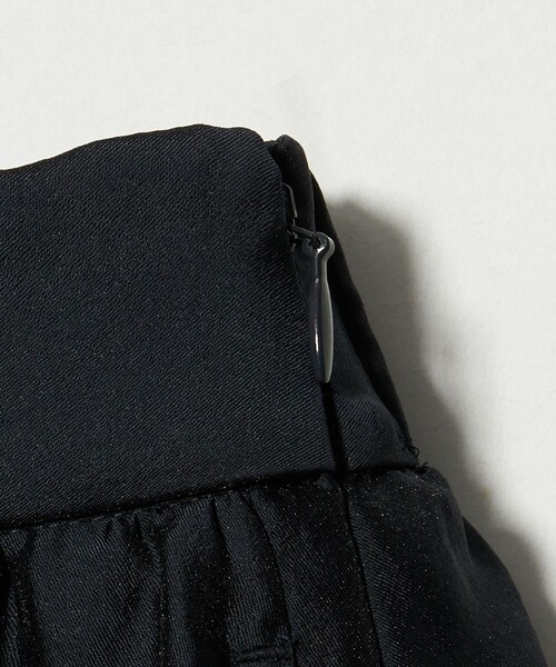 UNITED ARROWS(ユナイテッドアローズ)の「シルキー ギャザー スカート ‐ウォッシャブル‐(スカート・レディース・ネイビー/ブラック・36/38)」の12枚目の写真