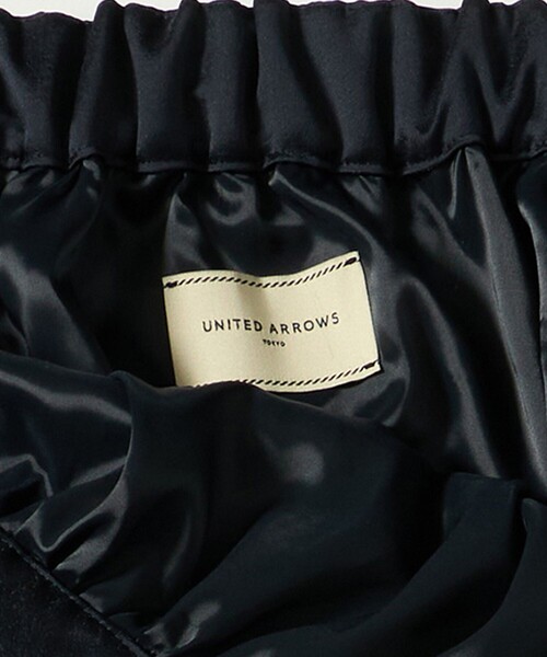 UNITED ARROWS(ユナイテッドアローズ)の「シルキー ギャザー スカート ‐ウォッシャブル‐(スカート・レディース・ネイビー/ブラック・36/38)」の7枚目の写真