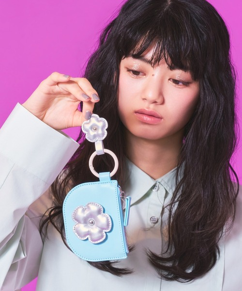 Casselini(キャセリーニ)の「Casselini(キャセリーニ)ぷっくりフラワーコインケース(コインケース・レディース・サックスブルー/シルバー/ブラック/ブルー・FREE)」の6枚目の写真