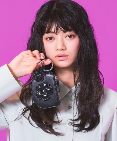 Casselini(キャセリーニ)の「Casselini(キャセリーニ)ぷっくりフラワーコインケース(コインケース・レディース・サックスブルー/シルバー/ブラック/ブルー・FREE)」の8枚目の写真