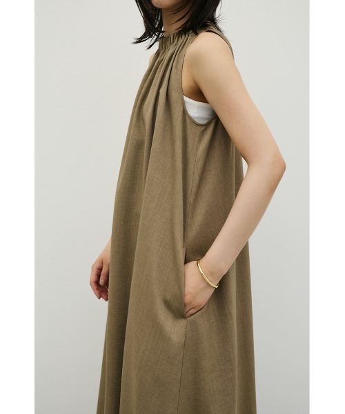 STYLEMIXER(スタイルミキサー)の「ネックシャーリングワンピース(ワンピース・レディース・アイボリー/カーキ/ブラック・MEDIUM/SMALL)」の13枚目の写真