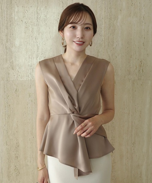 極美品【LOHEN】ベビーサテンTシャツブラウス ベージュ 未使用品 