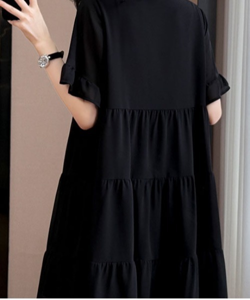 &soiree(アンドソワレ)の「ティアードミドル丈半袖ワンピース(ワンピース・レディース・ブラック・X-LARGE/LARGE)」の5枚目の写真