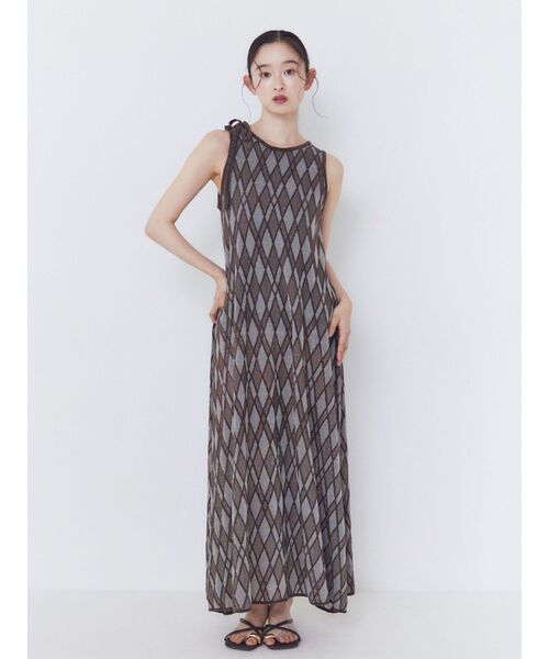 LAGUNAMOON(ラグナムーン)の「アーガイルジャカードフレアニットワンピース 【夏服】(ワンピース・レディース・アイボリー/ブラウン・MEDIUM/SMALL)」の2枚目の写真