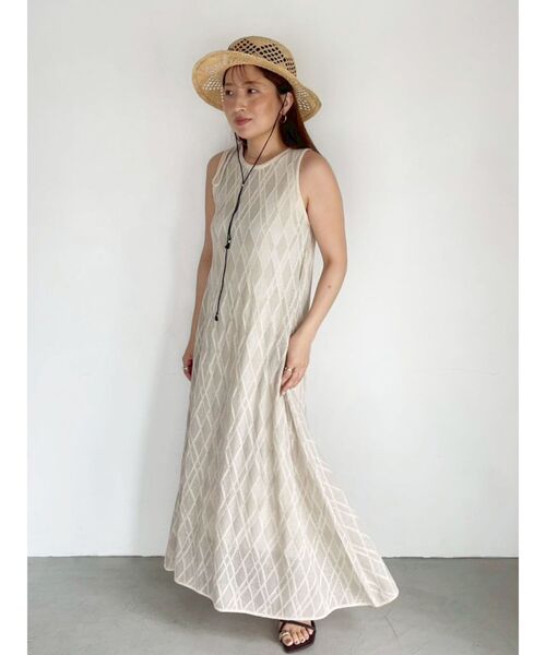 LAGUNAMOON(ラグナムーン)の「アーガイルジャカードフレアニットワンピース 【夏服】(ワンピース・レディース・アイボリー/ブラウン・MEDIUM/SMALL)」の1枚目の写真