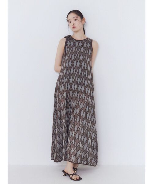 LAGUNAMOON(ラグナムーン)の「アーガイルジャカードフレアニットワンピース 【夏服】(ワンピース・レディース・アイボリー/ブラウン・MEDIUM/SMALL)」の5枚目の写真