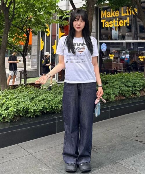 CARGOBROS FOR WOMAN(カーゴブロスフォーウィメン)の「ヴィンテージハートフラッグアーカイブウィメンズ半袖Tシャツ(ワイン)(Tシャツ/カットソー・レディース・その他・MEDIUM/SMALL)」の2枚目の写真