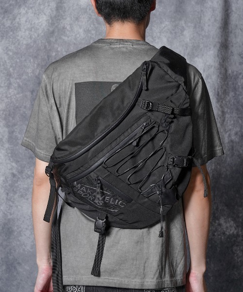 MAKAVELIC(マキャベリック)の「【es】【MAKAVELIC】DELTA MESSENGER BAG(ボディバッグ/ウエストポーチ・メンズ・ブラック・FREE)」の2枚目の写真