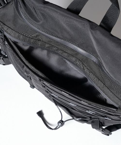 MAKAVELIC(マキャベリック)の「【es】【MAKAVELIC】DELTA MESSENGER BAG(ボディバッグ/ウエストポーチ・メンズ・ブラック・FREE)」の10枚目の写真