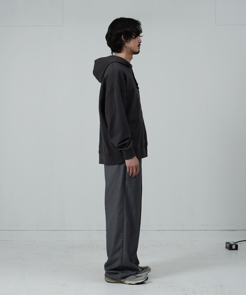jiggys shop(ジギーズショップ)の「ピグメントジップアップ裏毛パーカー(パーカー・メンズ・ブラック/アイボリー・SMALL/MEDIUM/LARGE)」の15枚目の写真