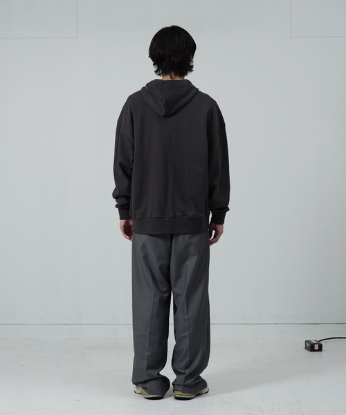 jiggys shop(ジギーズショップ)の「ピグメントジップアップ裏毛パーカー(パーカー・メンズ・ブラック/アイボリー・SMALL/MEDIUM/LARGE)」の16枚目の写真
