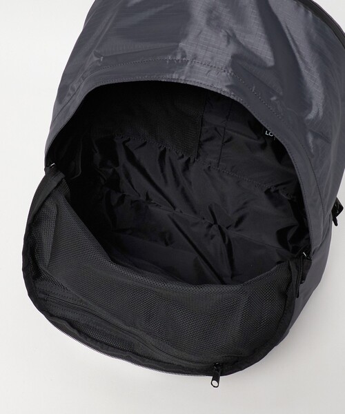 UNITED ARROWS(ユナイテッドアローズ)の「【別注】<LC by LOWERCASE>RIP STOP 30L/バックパック(バックパック/リュック・メンズ・ダークグレー・FREE)」の8枚目の写真