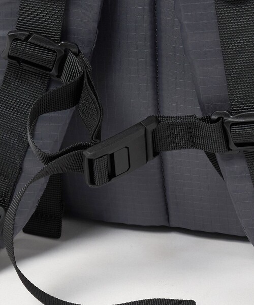 UNITED ARROWS(ユナイテッドアローズ)の「【別注】<LC by LOWERCASE>RIP STOP 30L/バックパック(バックパック/リュック・メンズ・ダークグレー・FREE)」の17枚目の写真