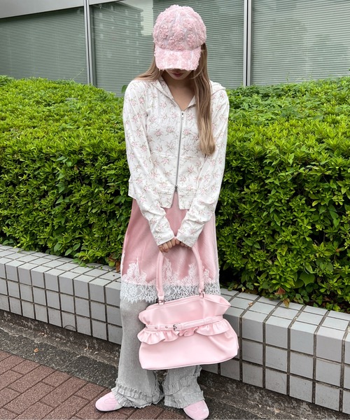 WC(ダブル シー)の「《花柄・ドット》スタッズロゴコンパクトジップパーカー(パーカー・レディース・チャコールグレー/ホワイト・FREE)」の15枚目の写真