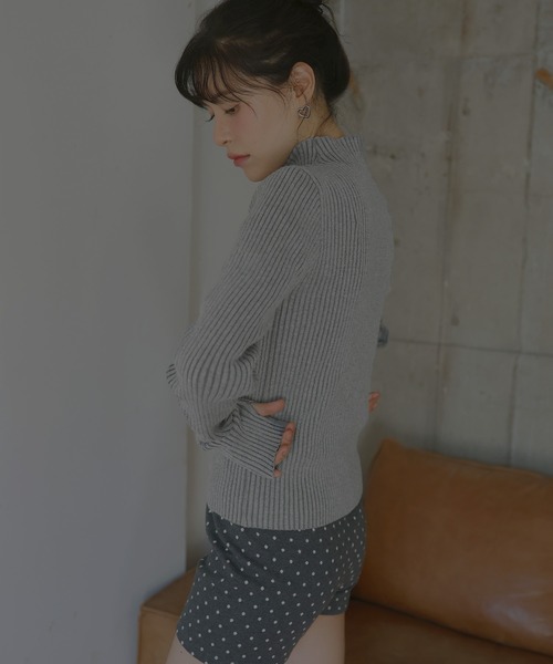 Mili affinity(ミリアフィニティー)の「プレーティングハイネックニット(ニット/セーター・レディース・アイボリー/ブラウン/グレー/ブラック/ボルドー・FREE)」の20枚目の写真
