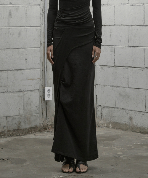 ROCKCAKE(ロックケーキ)の「Draped Maxi Skirt - Black(スカート・レディース・その他・SMALL)」の2枚目の写真