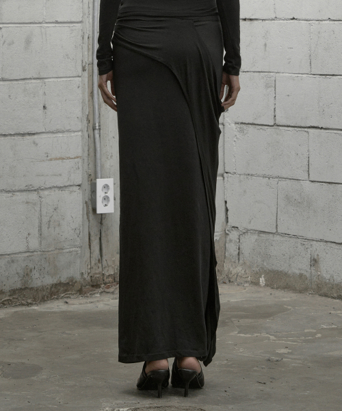 ROCKCAKE(ロックケーキ)の「Draped Maxi Skirt - Black(スカート・レディース・その他・SMALL)」の4枚目の写真