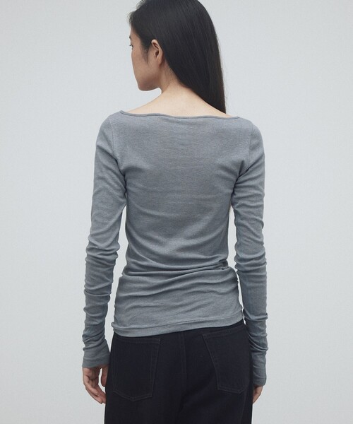 EDITION(エディション)の「コットンシルク シームレスボートネック プルオーバー(Tシャツ/カットソー・レディース・ライトグレー/ホワイト・FREE)」の6枚目の写真