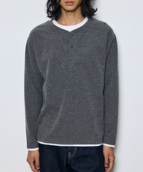 AZUL by moussy(アズールバイマウジー)の「【1枚で重ね着風】フェイクレイヤードヘンリーネックトップス 秋服 冬服 春服 レイヤード風 ロンT 長袖(Tシャツ/カットソー・メンズ・杢グレー/ブラック/ホワイト・LARGE/MEDIUM)」の3枚目の写真