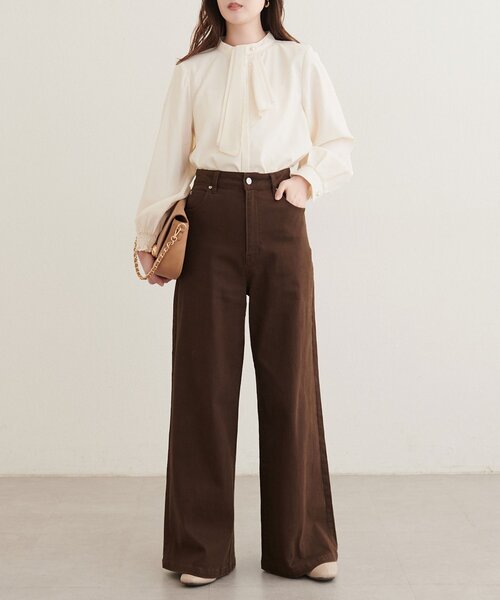 natural couture(ナチュラルクチュール)の「取り外しタイ付き2WAYスカーフブラウス(シャツ/ブラウス・レディース・ネイビー/チャコールグレー/ブラウン/ブラック系その他2/グレイッシュベージュ/オフホワイト/サックスブルー・FREE)」の16枚目の写真