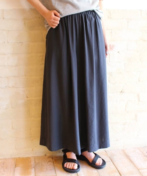 FRAMeWORK（フレームワーク）の「R/Nギャザークロップドパンツ◆（その他パンツ・レディース・ネイビー/ホワイト・36/40/38）」の2枚目の写真