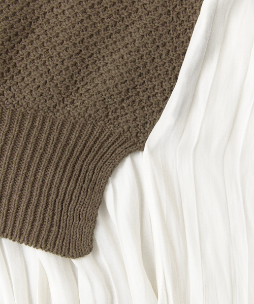 URBAN RESEARCH（アーバンリサーチ）の「UR プリーツドッキングニット（ニット/セーター・レディース・アイボリー/カーキ・FREE）」の4枚目の写真