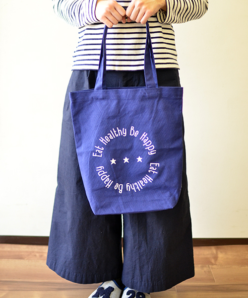 entre square(アントレスクエアー)の「Eat Healthy Be Happy トートバッグS ネイビー(トートバッグ・レディース・ネイビー・ONE SIZE)」の3枚目の写真