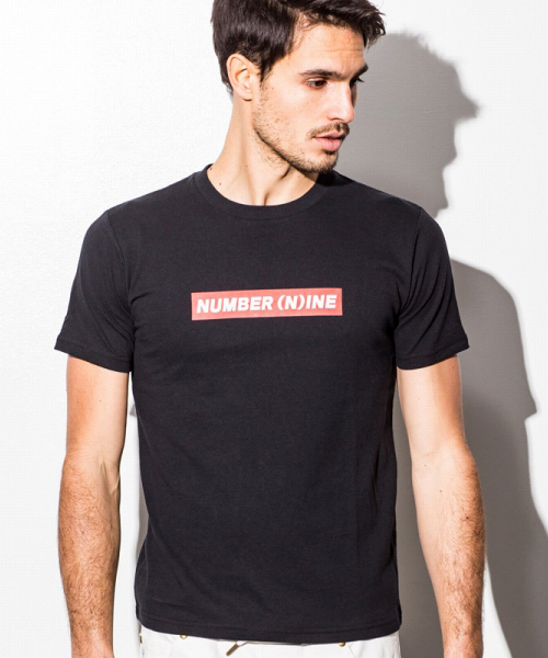 NUMBER (N)INE DENIM（ナンバーナインデニム）の「NUMBER (N)INE DENIM(ナンバーナインデニム)レッドボックスロゴ半袖Tシャツ（Tシャツ/カットソー・メンズ・ホワイト/ブラック/グレー/ネイビー・X-LARGE/SMALL/LARGE/MEDIUM）」の3枚目の写真