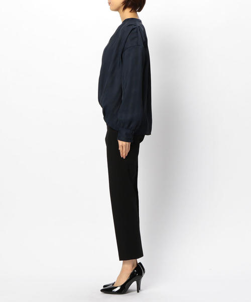 NARACAMICIE（ナラカミーチェ）の「ランダムストライプフロントタックプルオーバーブラウス（シャツ/ブラウス・レディース・ホワイト/ネイビー・MEDIUM/X-LARGE）」の6枚目の写真