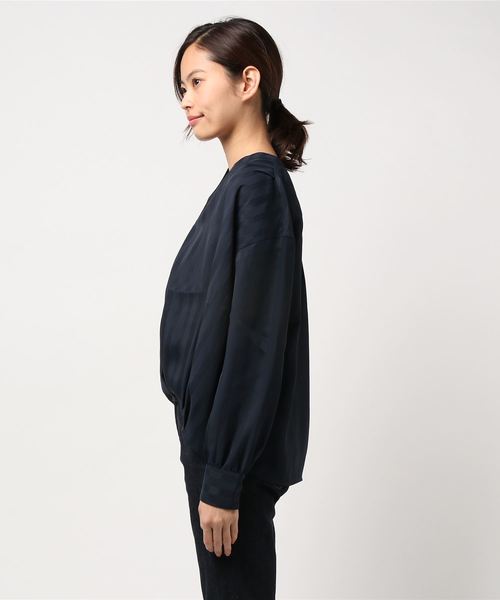 NARACAMICIE（ナラカミーチェ）の「ランダムストライプフロントタックプルオーバーブラウス（シャツ/ブラウス・レディース・ホワイト/ネイビー・MEDIUM/X-LARGE）」の4枚目の写真