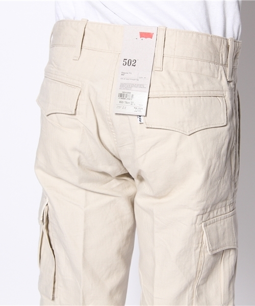 Levi's(リーバイス)の「502/カーゴショーツ/レギュラーフィット/ライトベージュ/コットンリネン(カーゴパンツ・メンズ・ライトベージュ・32inch/30inch/29inch/34inch)」の5枚目の写真