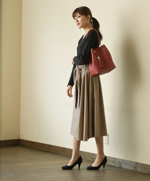 rps（アールピーエス）の「バイカラー巾着ショルダーBAG（ショルダーバッグ・レディース・レッド/グレイッシュベージュ/ブラウン・フリー）」の12枚目の写真