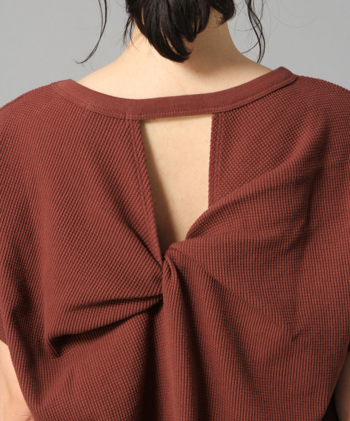 LOWRYS FARM（ローリーズファーム）の「ウシロネジリプルオーバー　832503（Tシャツ/カットソー・レディース・ブラック/ブラウン/アイボリー・FREE）」の17枚目の写真