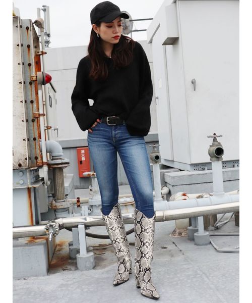 GYDA（ジェイダ）の「Belles jambes スキニーデニムパンツ（デニムパンツ・レディース・インディゴブルー/ブルー・SMALL/MEDIUM/X-SMALL）」の12枚目の写真