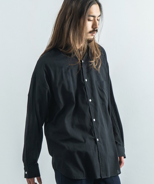 Rocky Monroe（ロッキーモンロー）の「オーバーサイズ ドロップショルダー ポプリンシャツ（シャツ/ブラウス・メンズ・ベージュ系その他/ブラック/ブルー/ブラウン系その他/ブラウン系その他2/グレー系その他/ブラック系その他/ネイビー/ブルー系その他/ブルー系その他2/ホワイト・M/L/XL）」の3枚目の写真