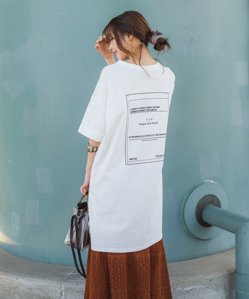 SpRay(スプレイ)の「BACKプリントBIG Tシャツ(Tシャツ/カットソー・レディース・オフホワイト/ブラック/ベージュ/ラベンダー/チャコールグレー/ライトグリーン・FREE)」の11枚目の写真