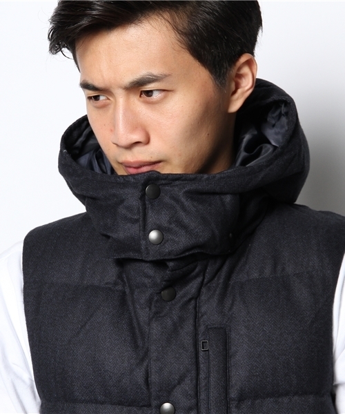 MEN'S BIGI（メンズビギ）の「フーデッドダウンベスト/French Down（ダウンベスト・メンズ・ネイビー/チャコールグレー/グレー・MEDIUM/LARGE/SMALL/LL）」の6枚目の写真