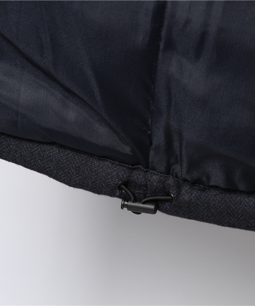 MEN'S BIGI（メンズビギ）の「フーデッドダウンベスト/French Down（ダウンベスト・メンズ・ネイビー/チャコールグレー/グレー・MEDIUM/LARGE/SMALL/LL）」の5枚目の写真