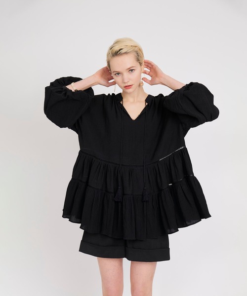 KOH.style(コースタイル)の「ボリューム袖ティアードチュニック(チュニック・レディース・オフホワイト/ブラック・FREE)」の11枚目の写真