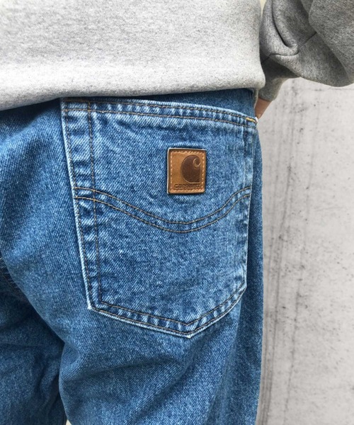 Carhartt(カーハート)の「carhartt/カーハート RELAXED-FIT TAPERED JEAN(デニムパンツ・メンズ・ブルー/ライトブルー・32inch/34inch/36inch/30inch)」の6枚目の写真