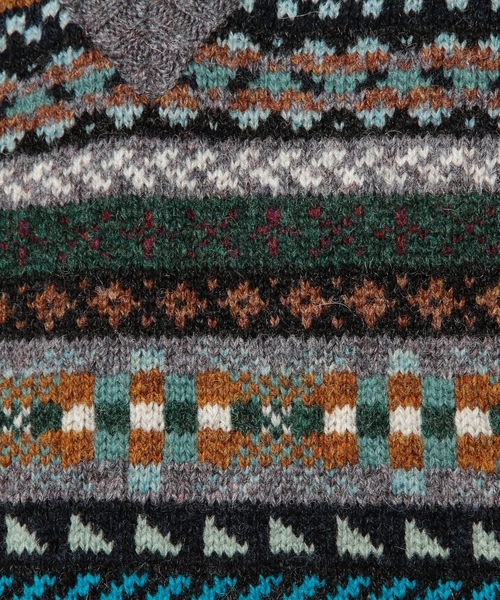 green label relaxing（グリーンレーベルリラクシング）の「[ジャミーソンズ]JAMIESONS  Vネック ベスト（ベスト・メンズ・ブラック/ダークグレー/ベージュ/レッド・40/38）」の7枚目の写真