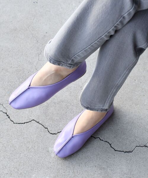 SHIPS(シップス)の「フェイクレザーチャイナシューズ 22~25.5cm◇(パンプス・レディース・オフホワイト/ブラック/パープル/ブラウン/シルバー/ベージュ/ゴールド系その他・50/55/60/65/70/75/80/85)」の5枚目の写真