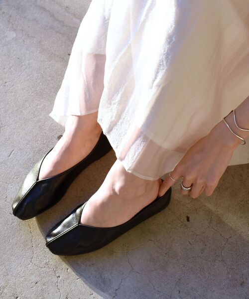 SHIPS(シップス)の「フェイクレザーチャイナシューズ 22~25.5cm◇(パンプス・レディース・オフホワイト/ブラック/パープル/ブラウン/シルバー/ベージュ/ゴールド系その他・50/55/60/65/70/75/80/85)」の17枚目の写真