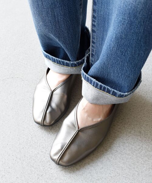 SHIPS(シップス)の「フェイクレザーチャイナシューズ 22~25.5cm◇(パンプス・レディース・オフホワイト/ブラック/パープル/ブラウン/シルバー/ベージュ/ゴールド系その他・50/55/60/65/70/75/80/85)」の10枚目の写真