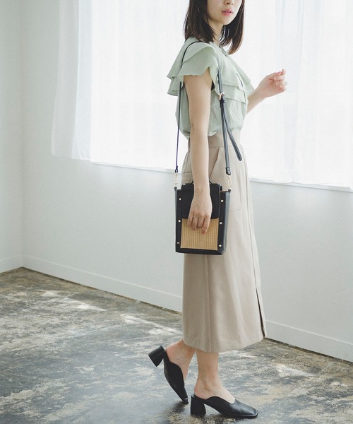 FREE'S MART(フリーズマート)の「ストレッチダブルジョーゼットスリットタイトスカート(スカート・レディース・ブラック/ベージュ/ライトカーキ/ブルー・マルチサイズ)」の6枚目の写真