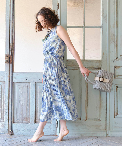 Cepica（セピカ）の「タイダイプリーツ切り替えワンピース（ワンピース・レディース・ブルー・FREE）」の4枚目の写真