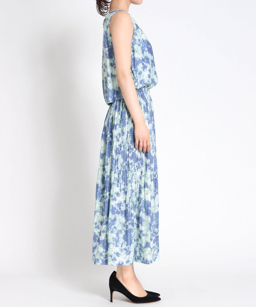 Cepica（セピカ）の「タイダイプリーツ切り替えワンピース（ワンピース・レディース・ブルー・FREE）」の6枚目の写真