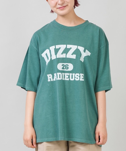 SPINNS（スピンズ）の「【ゆったりシルエット】DIZZY カレッジデザインビッグTシャツ（Tシャツ/カットソー・レディース・ホワイト/ネイビー/グリーン/ボルドー・ONESIZE）」の3枚目の写真