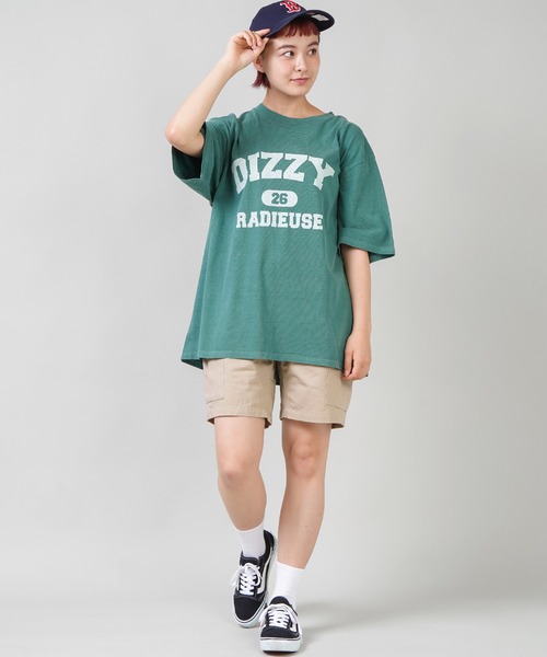 SPINNS（スピンズ）の「【ゆったりシルエット】DIZZY カレッジデザインビッグTシャツ（Tシャツ/カットソー・レディース・ホワイト/ネイビー/グリーン/ボルドー・ONESIZE）」の13枚目の写真