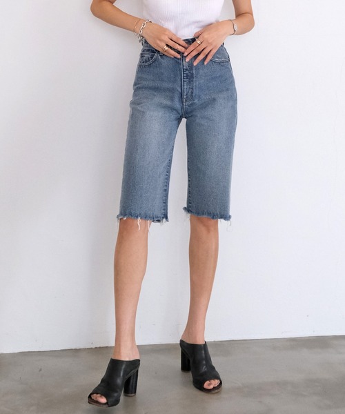 AKTE（アクテ）の「デニムハーフパンツ（デニムパンツ・レディース・ブルー/ブラック・1/2）」の2枚目の写真